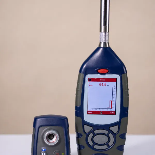 Casella CEL-633C1 with calibrator