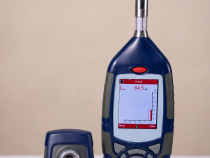 Casella CEL-633C1 with calibrator